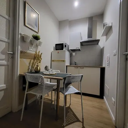 The White House - Palaalpitour E Stadio A 2 Minuti Apartment